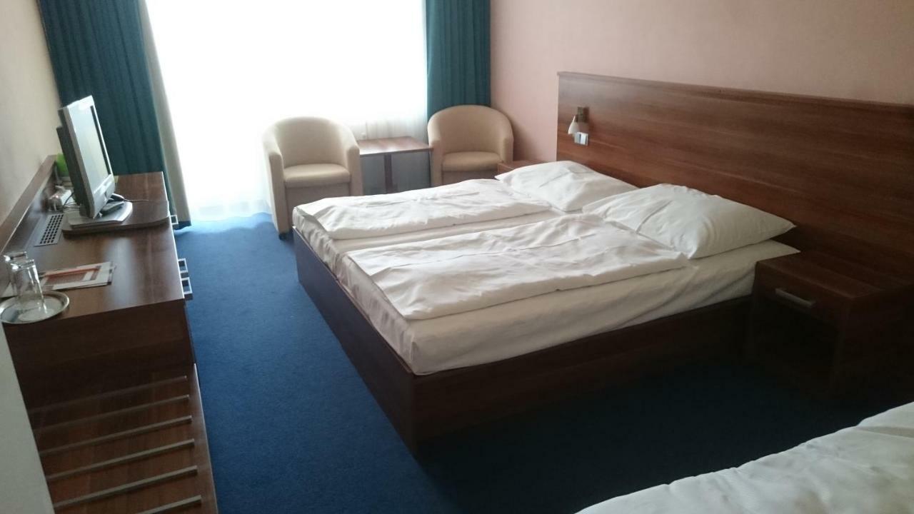 Lipno Wellness - Frymburk Hotel Private Family Room Exterior photo